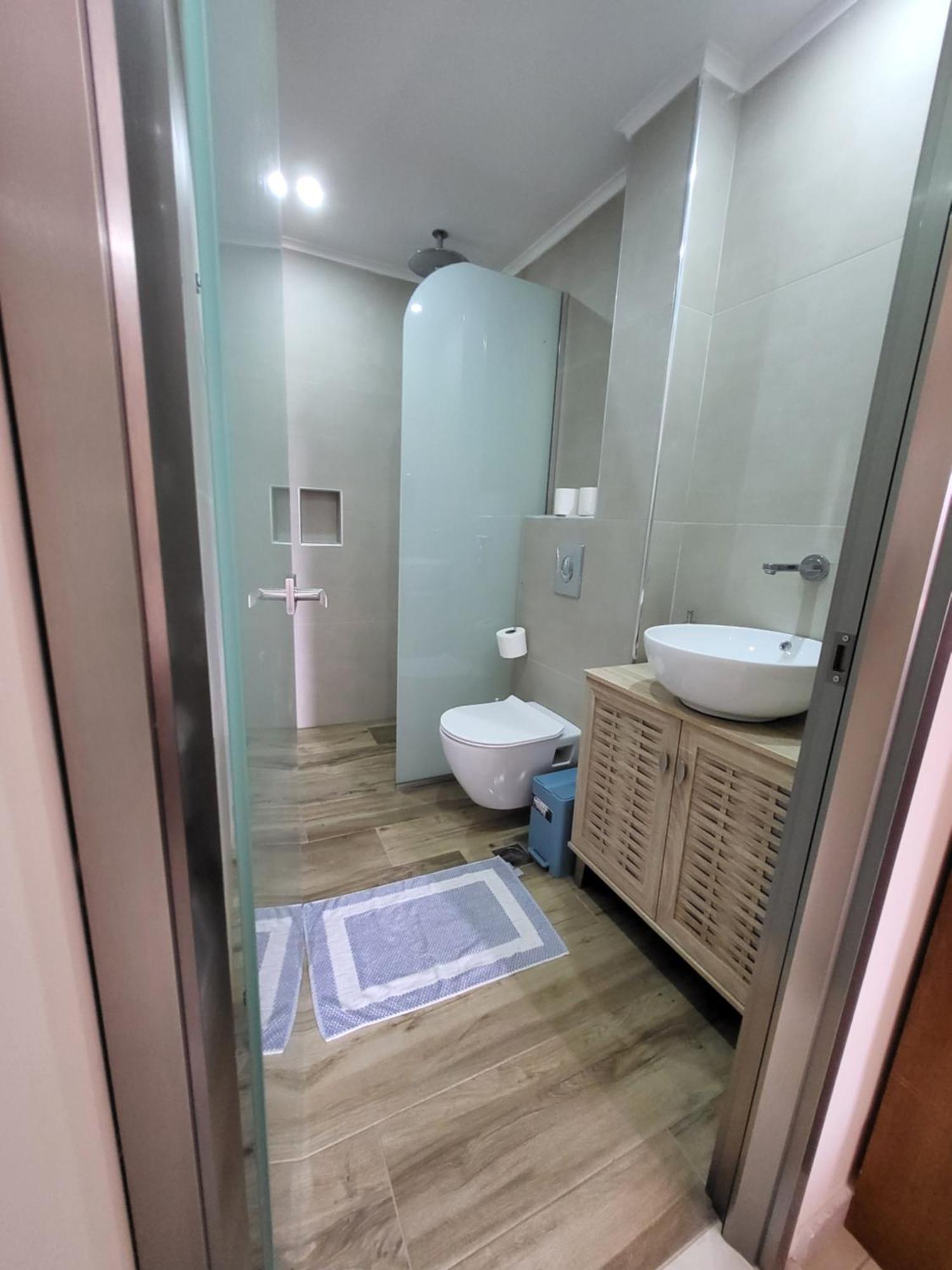 Paradise Bar Apartments Plános 외부 사진