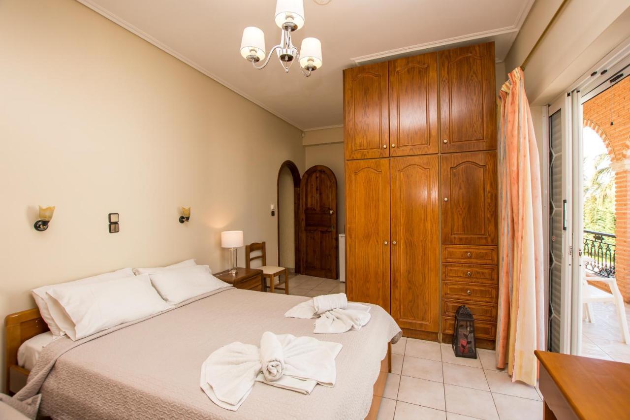 Paradise Bar Apartments Plános 외부 사진