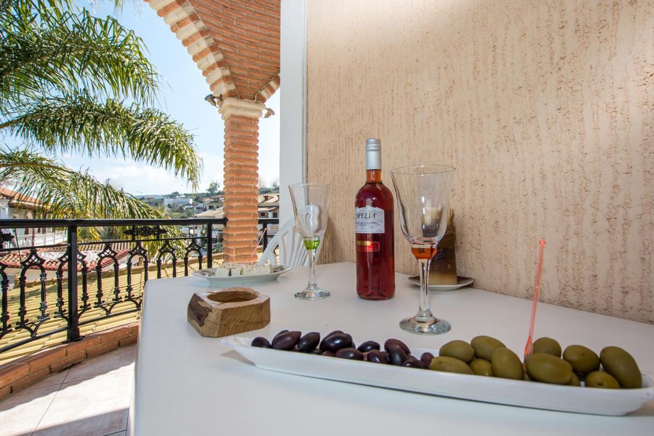 Paradise Bar Apartments Plános 외부 사진